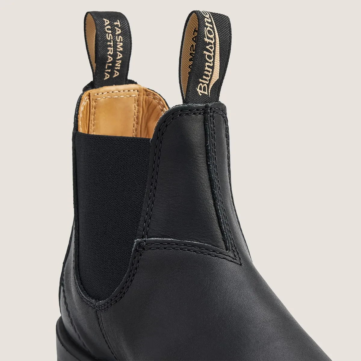 Men's Classics  Chelsea Boots  -  Black